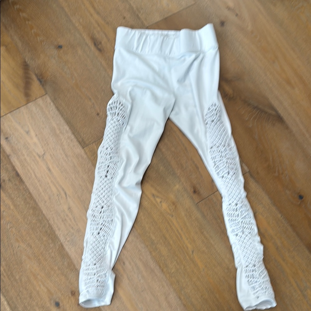 Carbon 38 White Lace Leggings